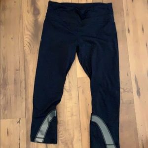Black LuLu Leggings-Cropped with Pocket
